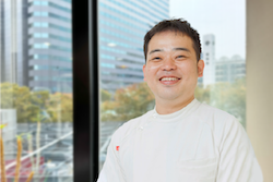 安倍　稔隆医師